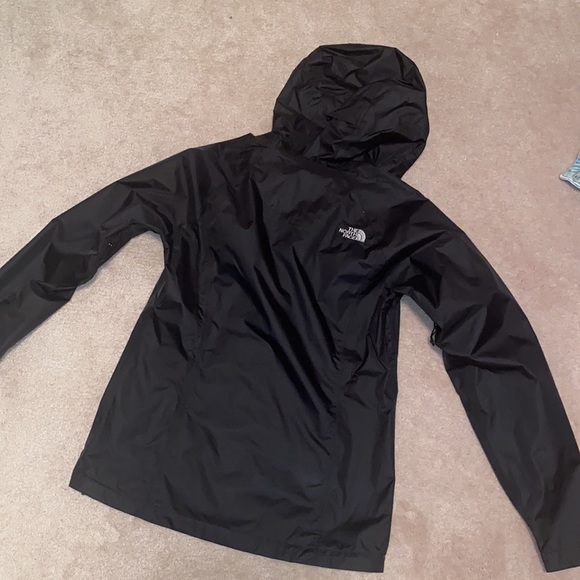 North Face Woman’s Windbreaker - Picture 3 of 5